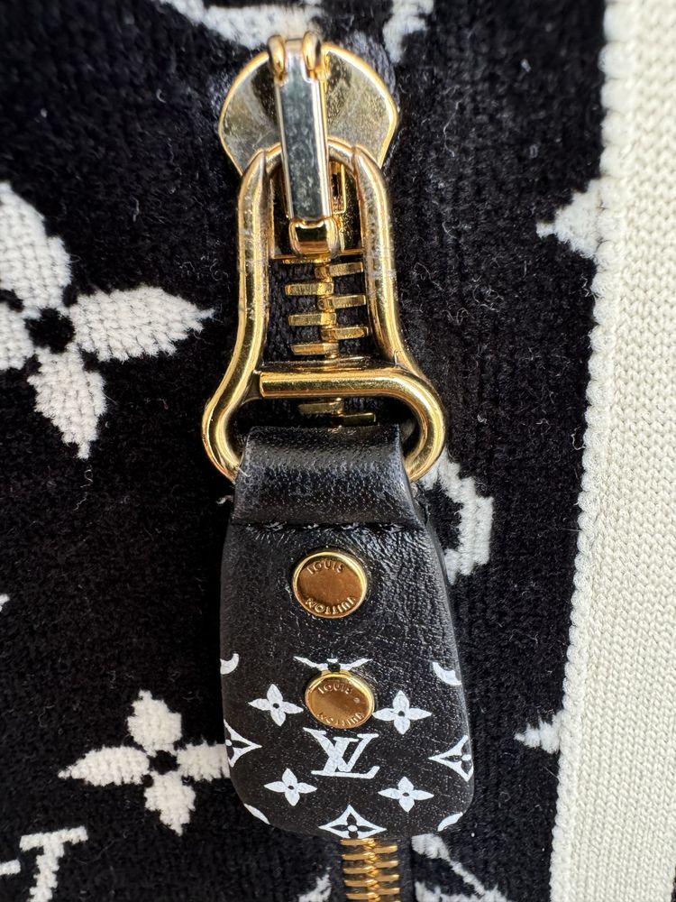 Louis Vuitton спортен костюм