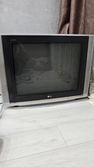 Продам телевизор за символическую цену