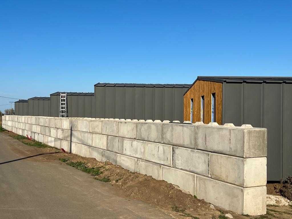 VIndem cuburi tip LEGO din beton