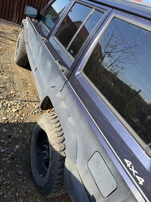 Vând Cheroke XJ 2.5 TDI