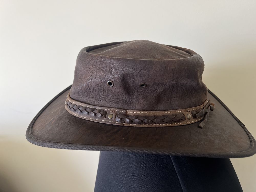 Pălărie piele Barmah , autentica , impecabila