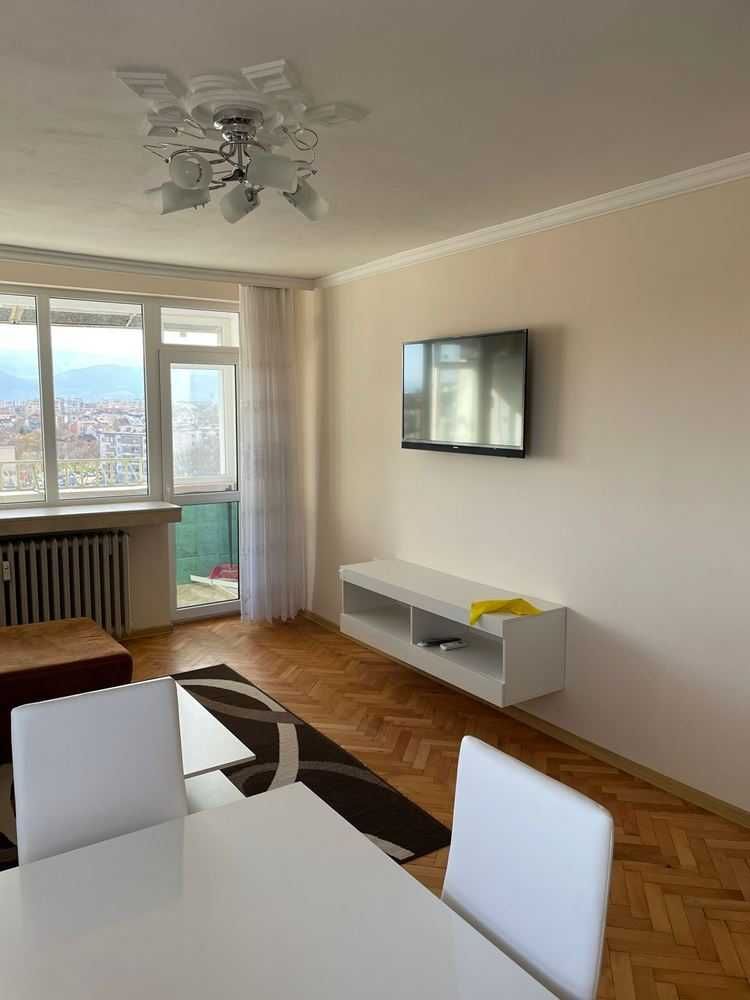 Дава се под наем Двустаен апартамент в Пловдив, Център - 76 кв.м за 300 € - Снимка #3