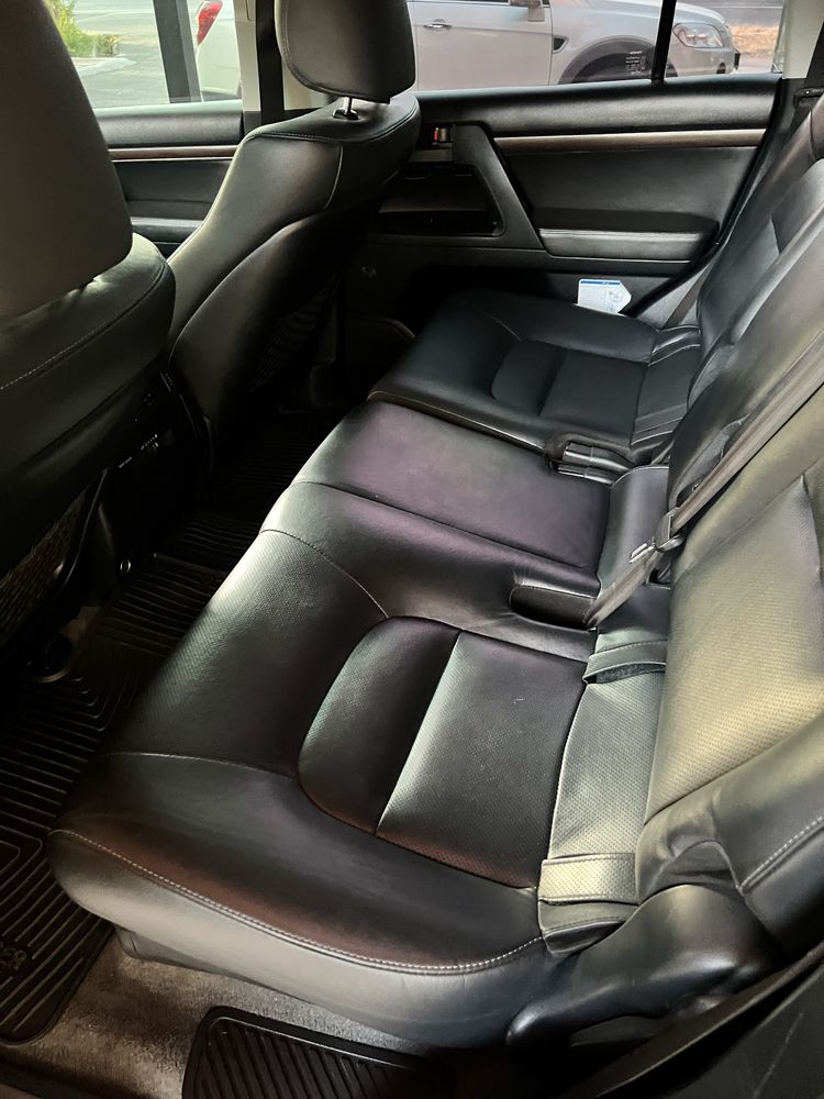 Продаётся Toyota Land Cruiser 200