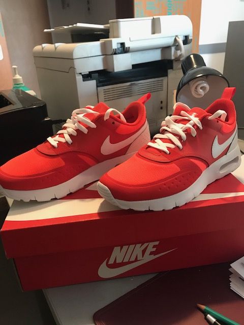 NIKE Air Max Vision