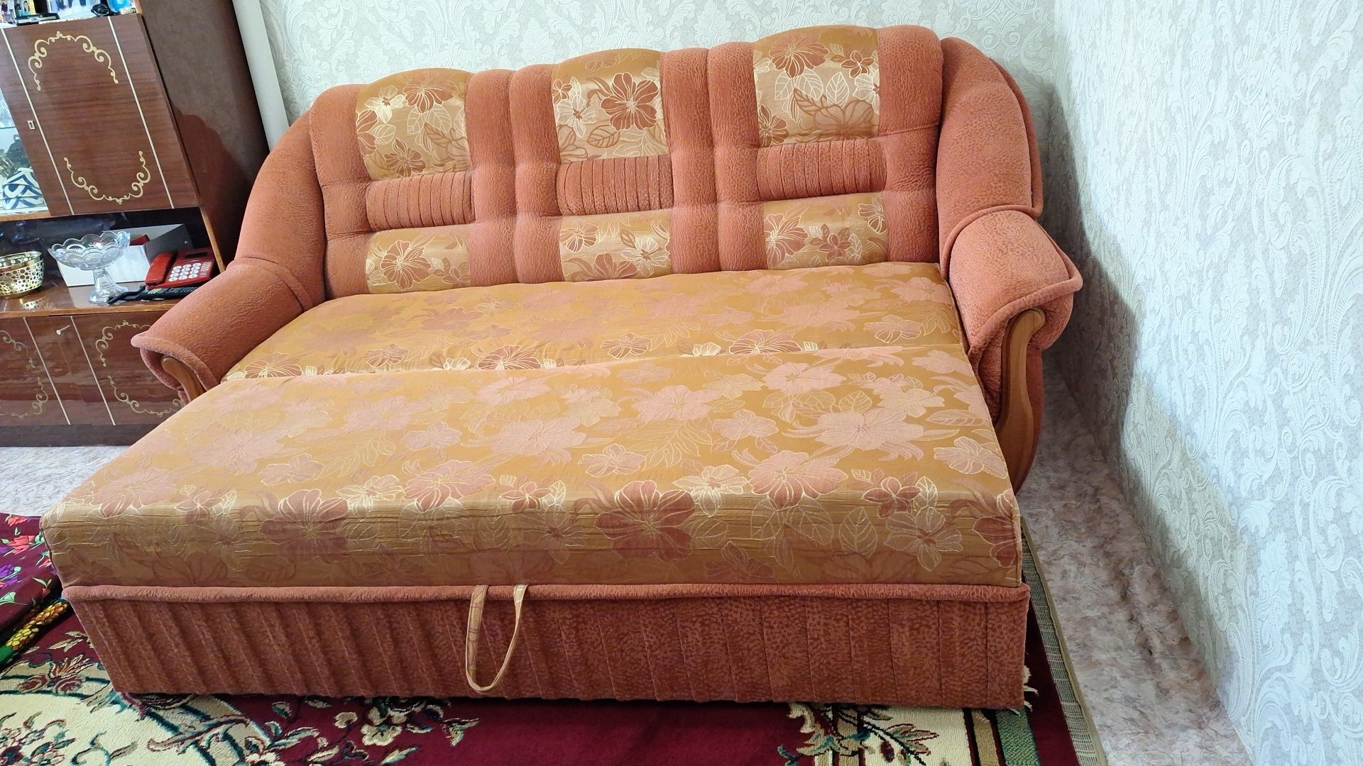 продам срочно диван
