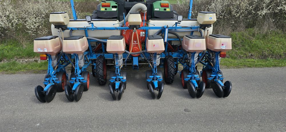 Semantoare de porumb monosem NG pe discuri cu 6 randuri telescopica