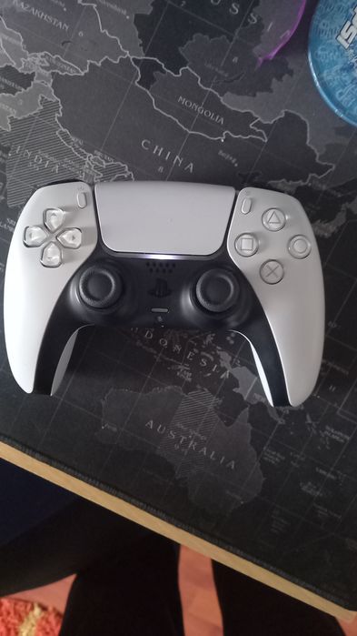 Vând ps5 slim varianta cu disk