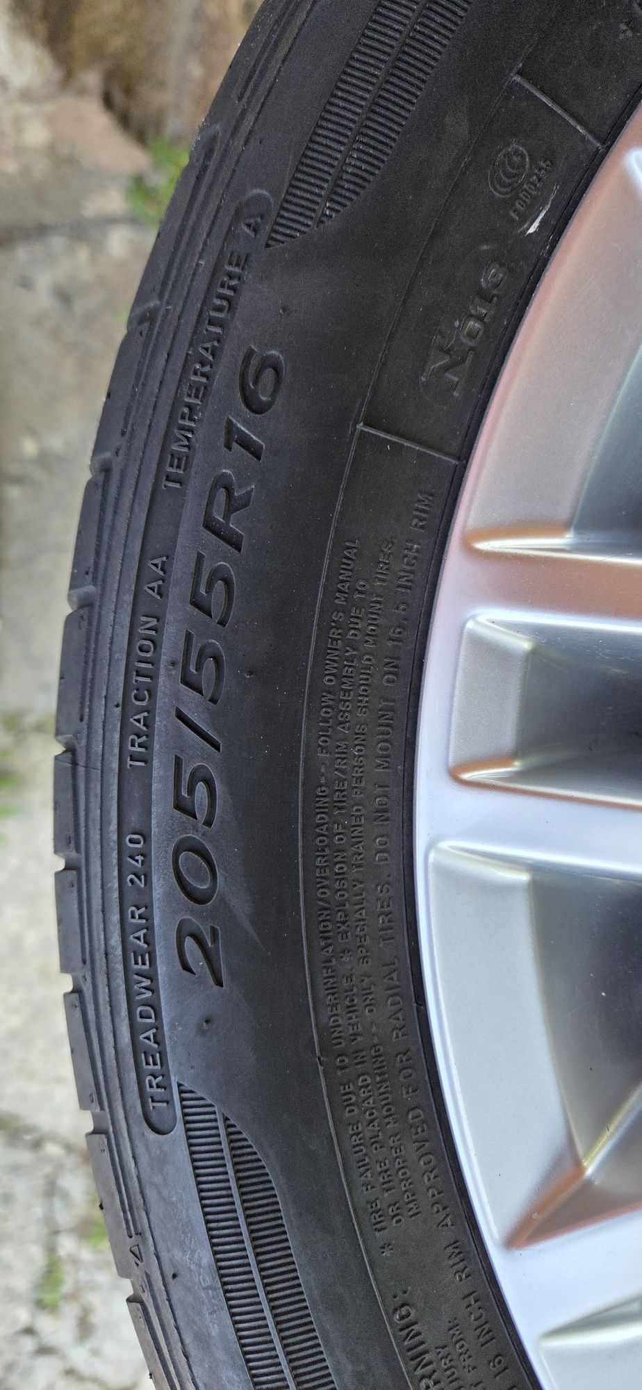 VW оригинални джанти със летни гуми 205/55/16 6J ET46 ЦО 56,6