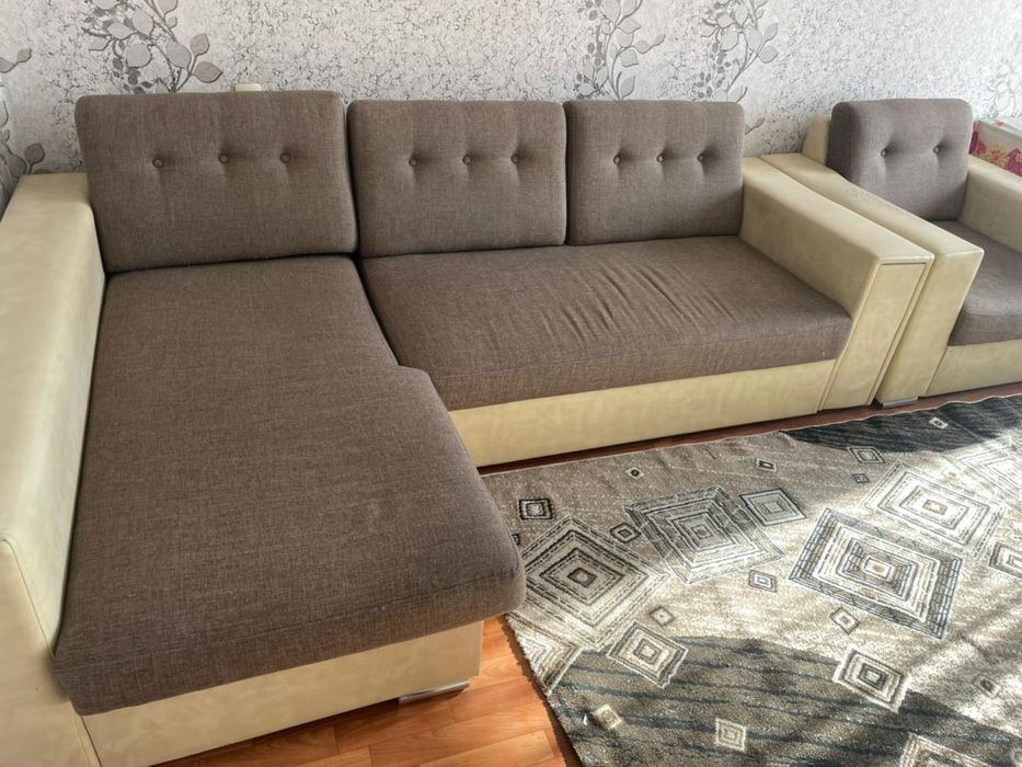 Продаеться большой диван