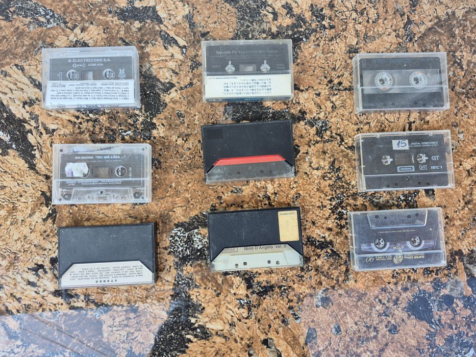 Vând 9 casete audio 60-90 minute cu muzica mixta
