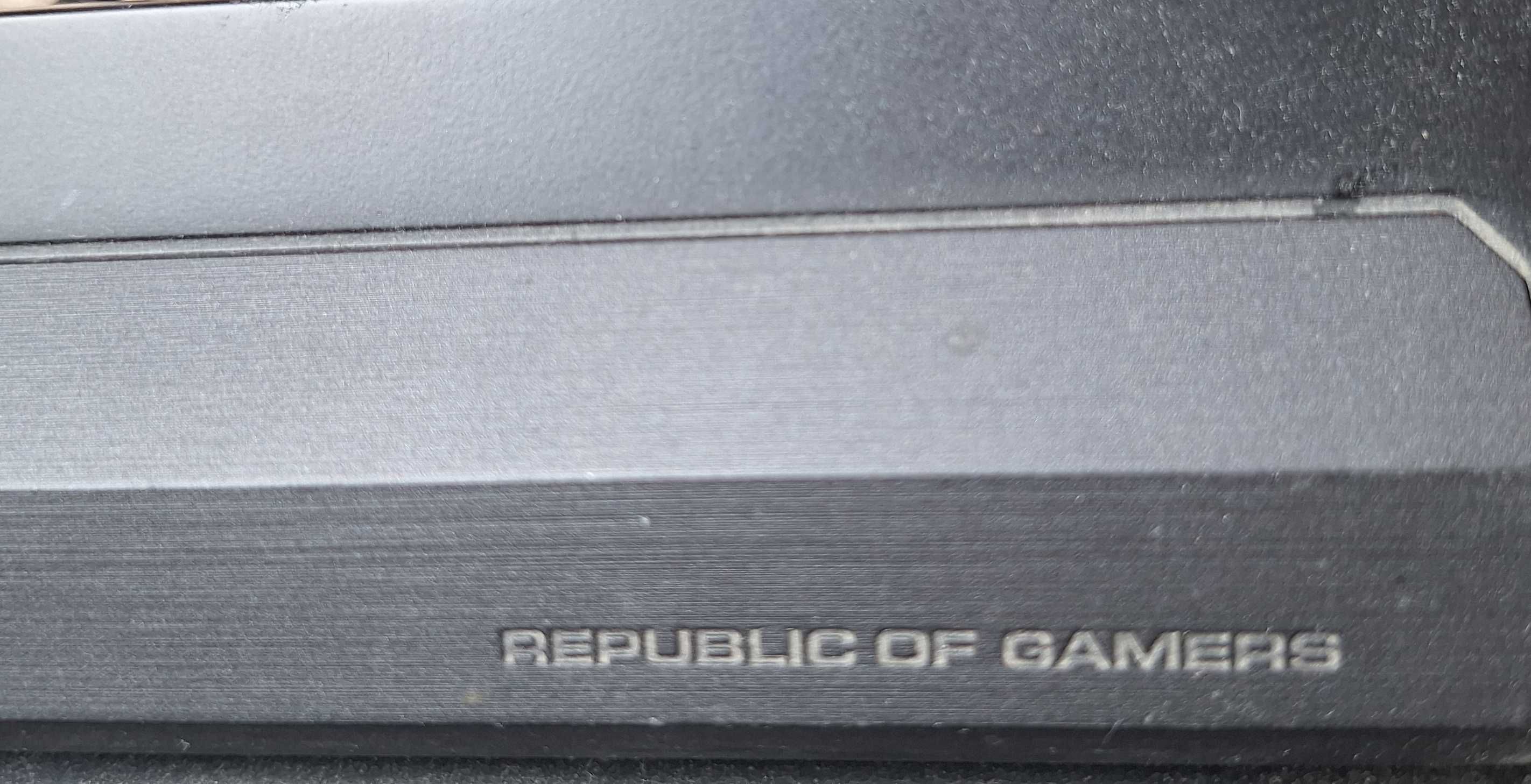 17.3' Asus ROG Core i7-2630QM/8GB/GTX 560 3GB GDDR5/1000GB SSD
