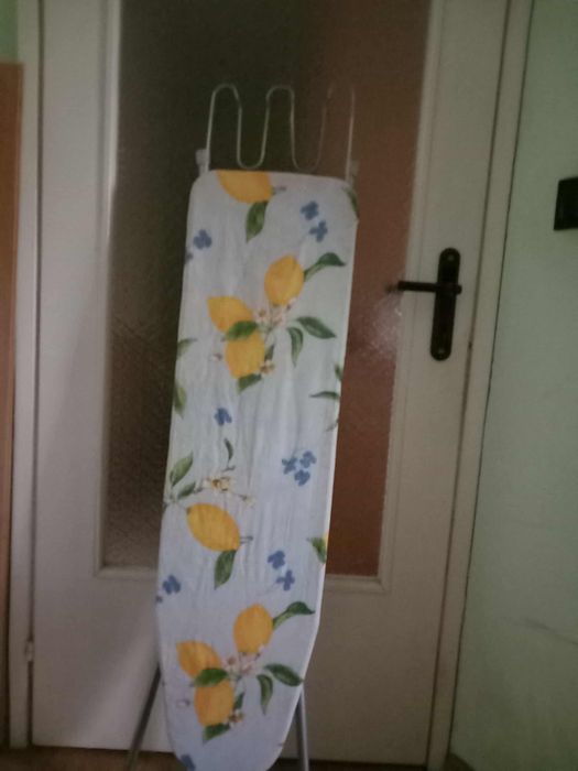 Маса за гладене с калъф