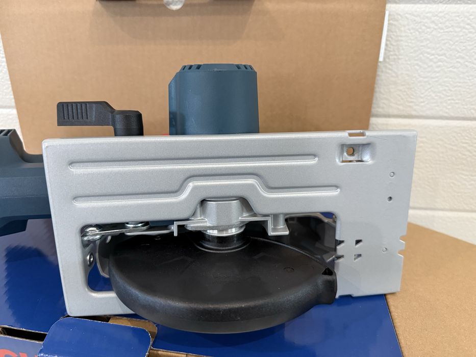 Акумулаторен ръчен циркуляр Bosch