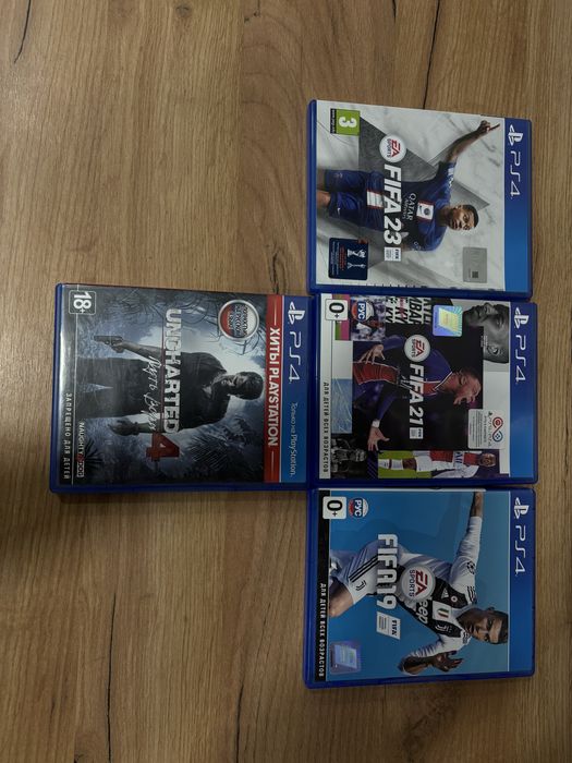 PlayStation 4 + Диски с играми