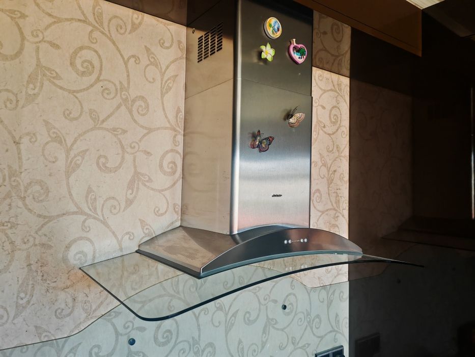 Продам вытяжку б/у