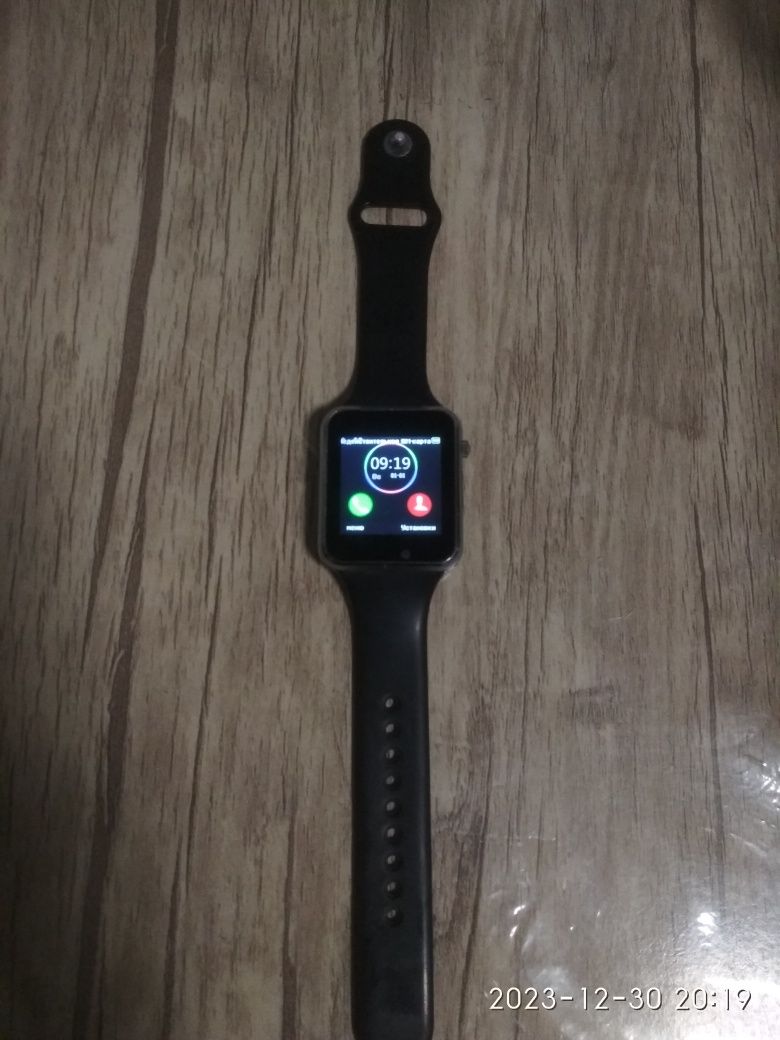 Smart watch sotiladi