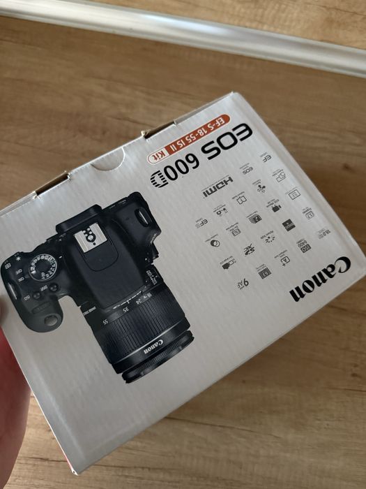 Canon EOS 600D фотоапарат