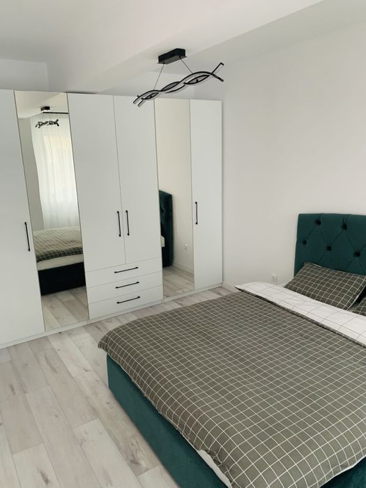 Inchiriez apartament 57 mp, parcare inclusa