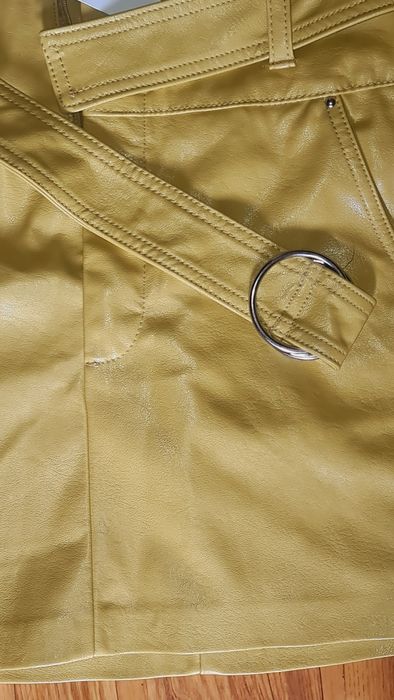 Нова,дамска къса пола