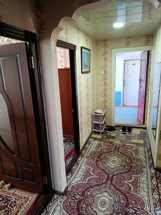 Срочно продаётся 3х комн квартира. На 3 этаже.