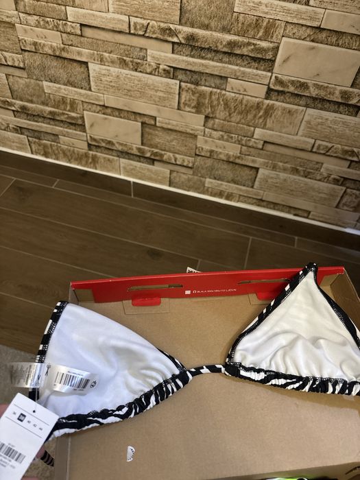 Vand sutien, model triunghi, nou, marime s, marime m