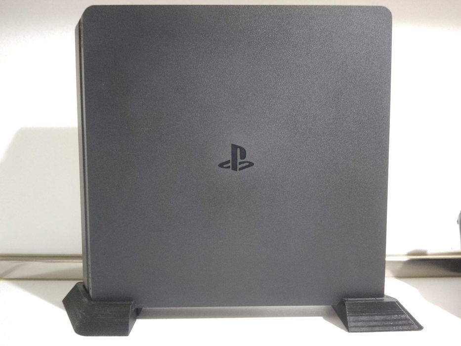 Playstation 4 Slim 1 TB / пълен комплект /