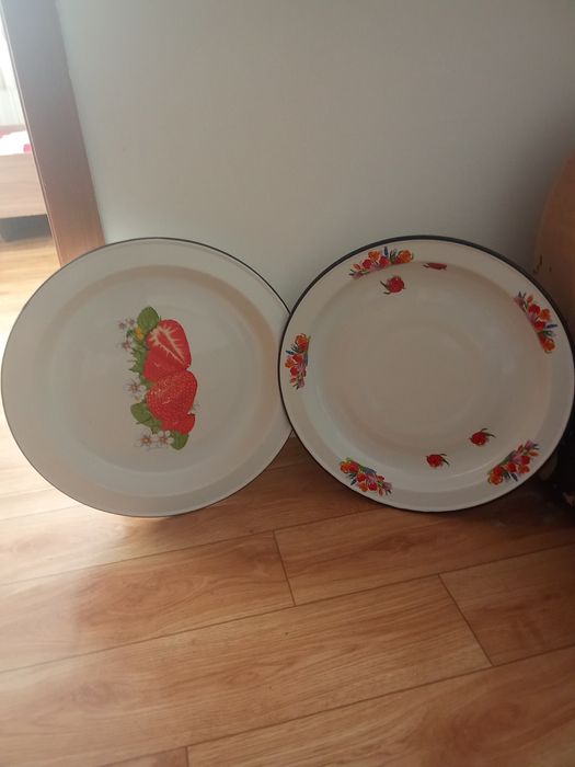 Продам 2 эмалированную табак