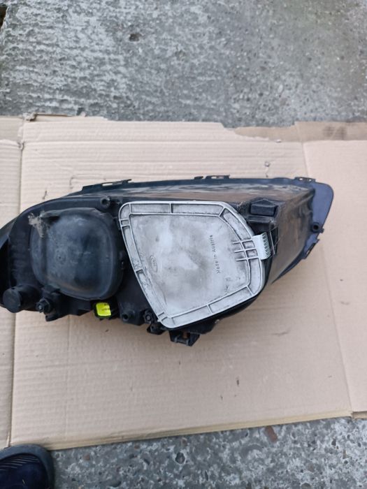 Far Vw Touareg fara lupă