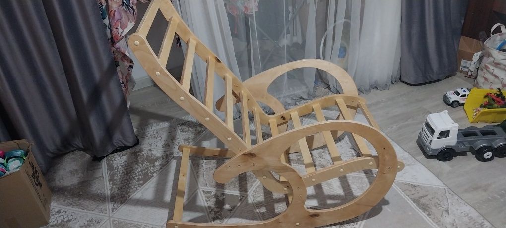 Кресло качалка продам