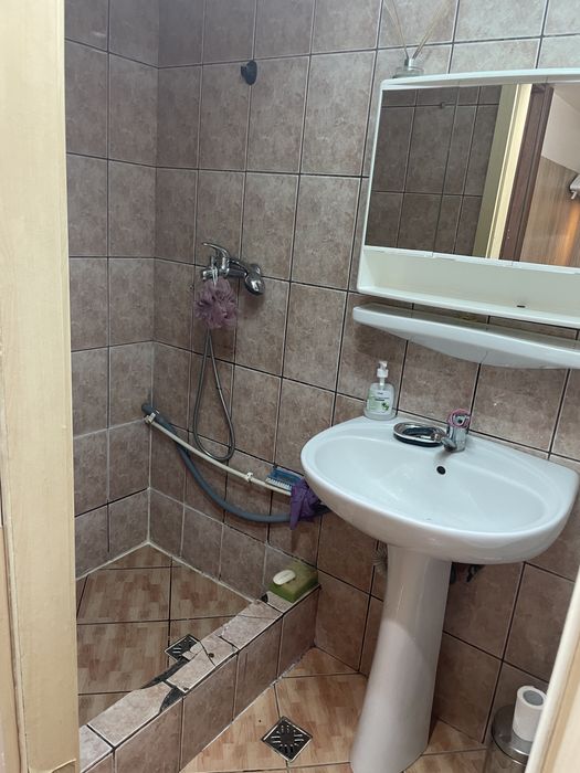 Inchiriez garsoniera