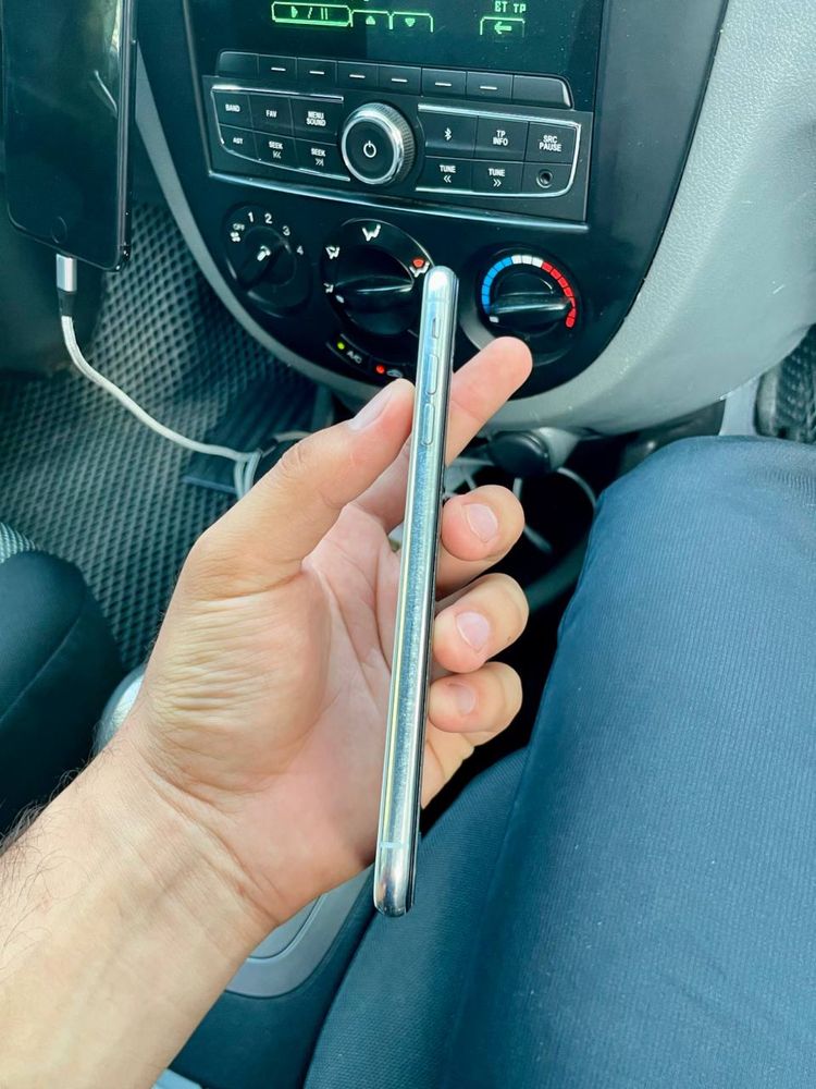 Iphone xs max karobka dakument bor xolati ideal