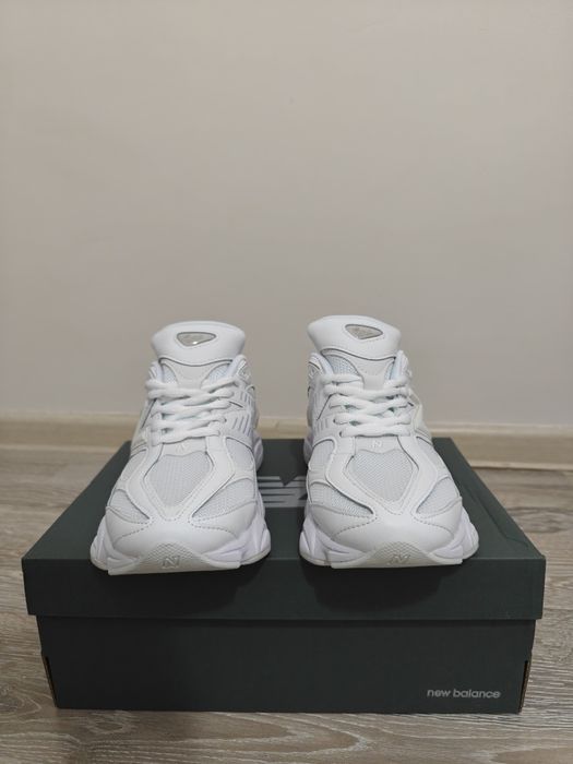 New Balance 9060 бели