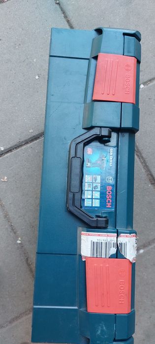 Продавам акумулаторна бормашина син Bosch