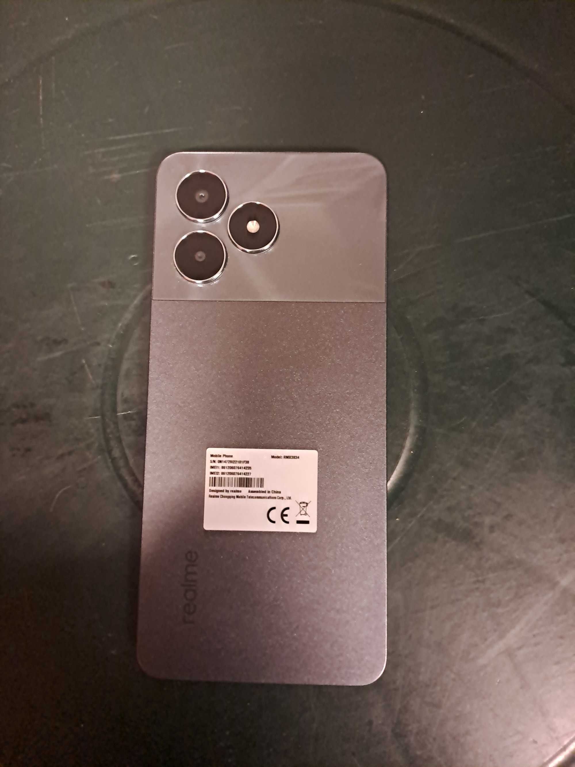 Продава се Realme Note 50