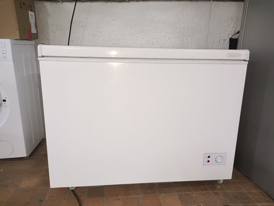 Продаётся морозильный ларь Бирюса на 300 литровД.оставка бесплатная