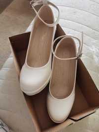 Официални бели обувки на платформа