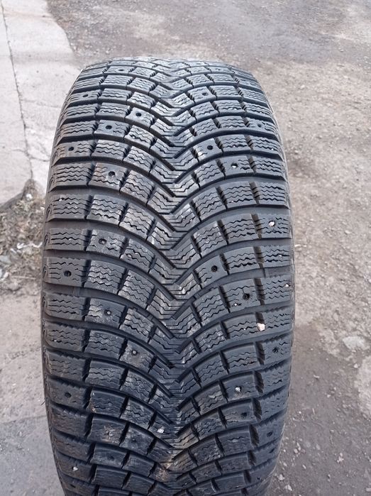 Резина зимняя на 18