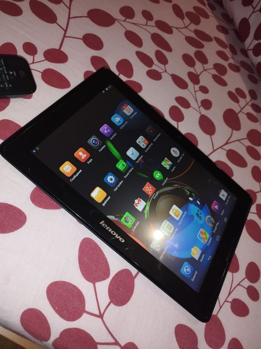 Продавам таблет Lenovo