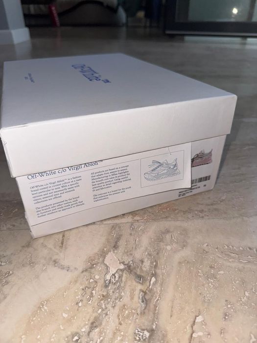 Adidași off-white odsy roz