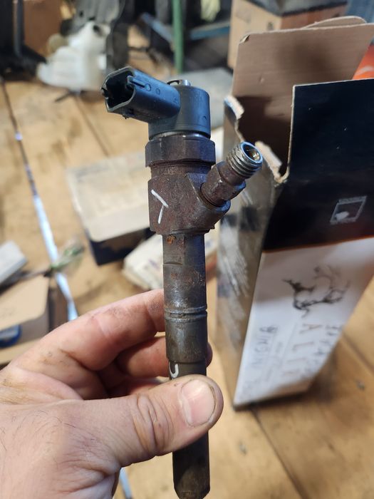 Vand injectoare  opel 150  cp 2.0 motorina