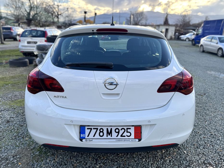 Opel astra j * 1.6i 115hp * 47 000km * AUTOMATIC * COSMO *
