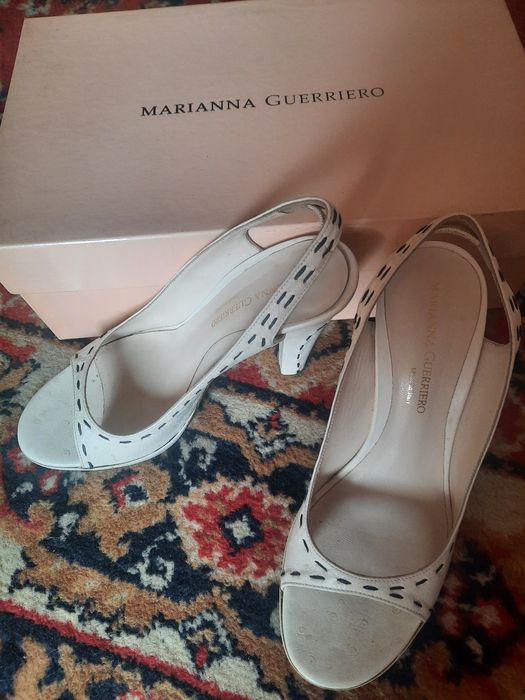 Продам туфли-босоножки