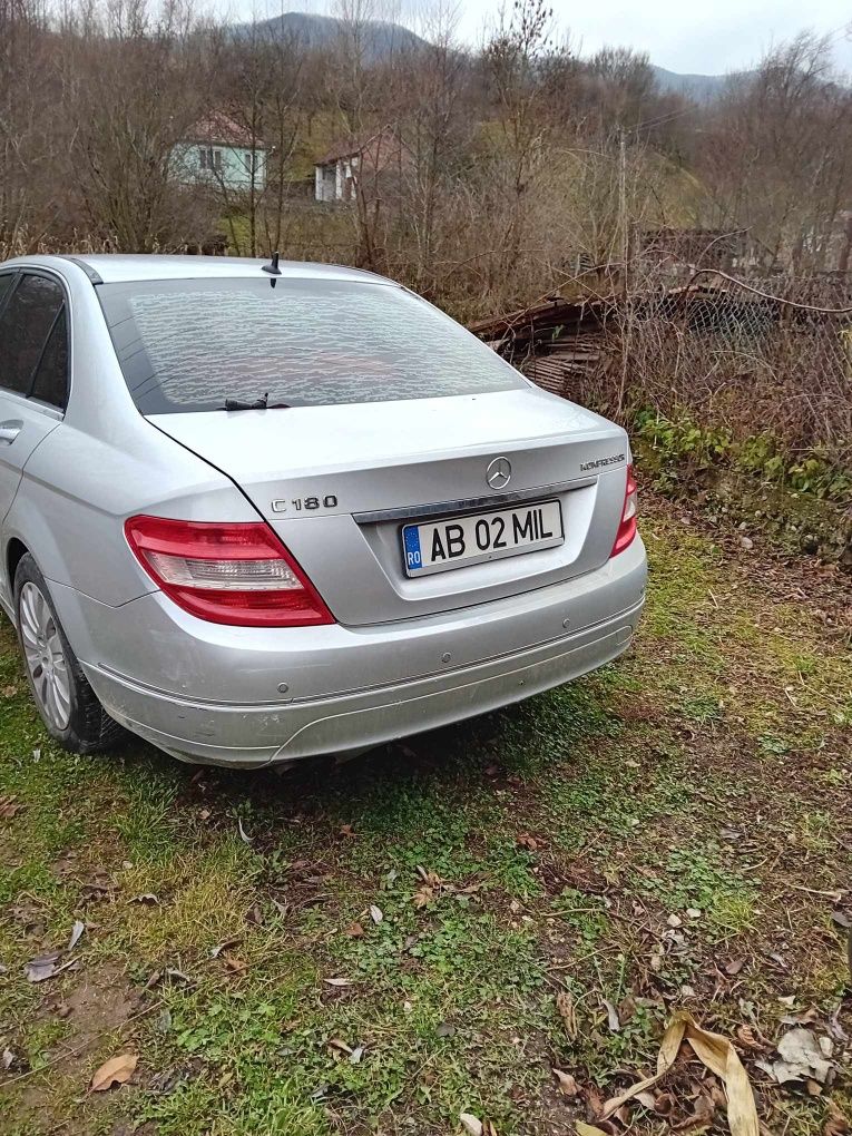 Mercedes  Benz c180