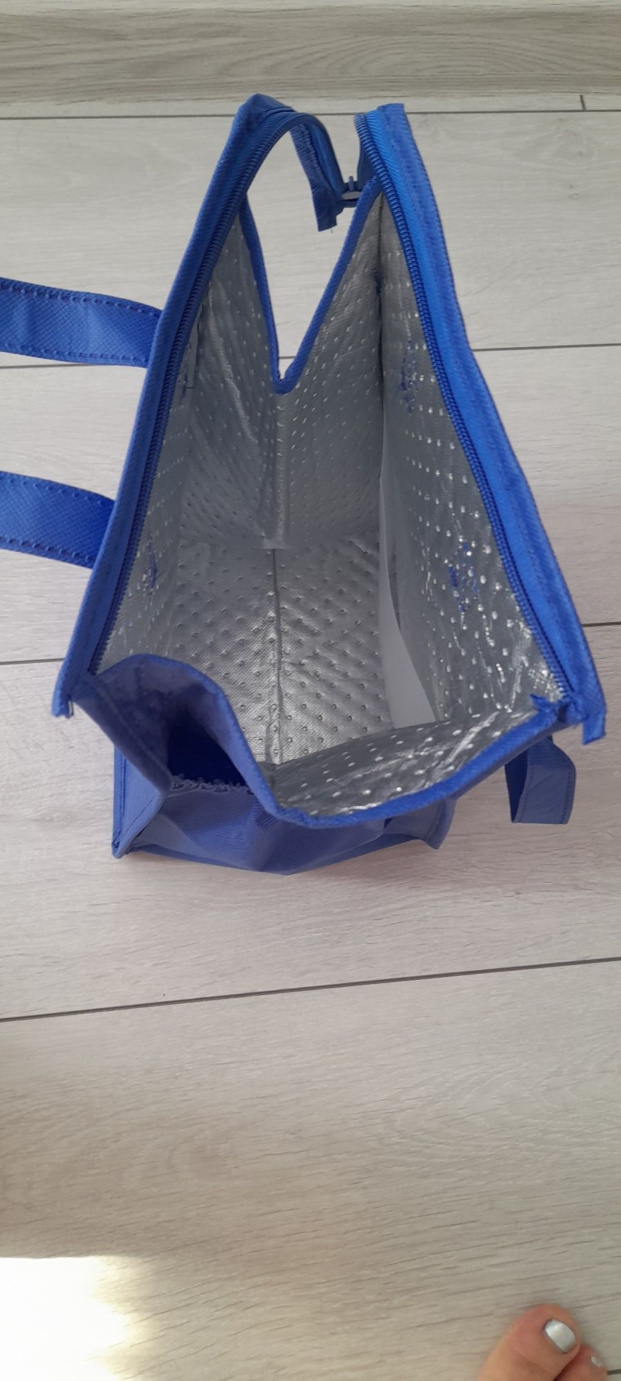 Geanta frigorifica Bepanthen.Nou.Dimensiune:latime 20cm× adincime 18 c