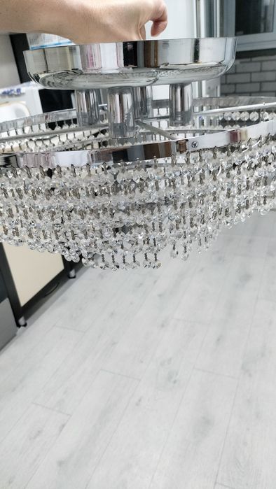 Продам люстру хрустальную