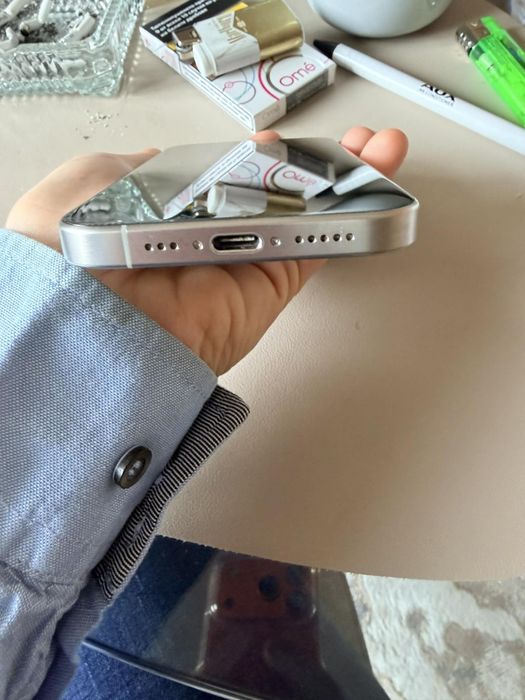 Iphone 15 pro ,128gb.