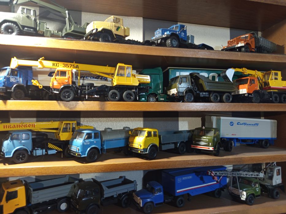 Машинки коллекционные