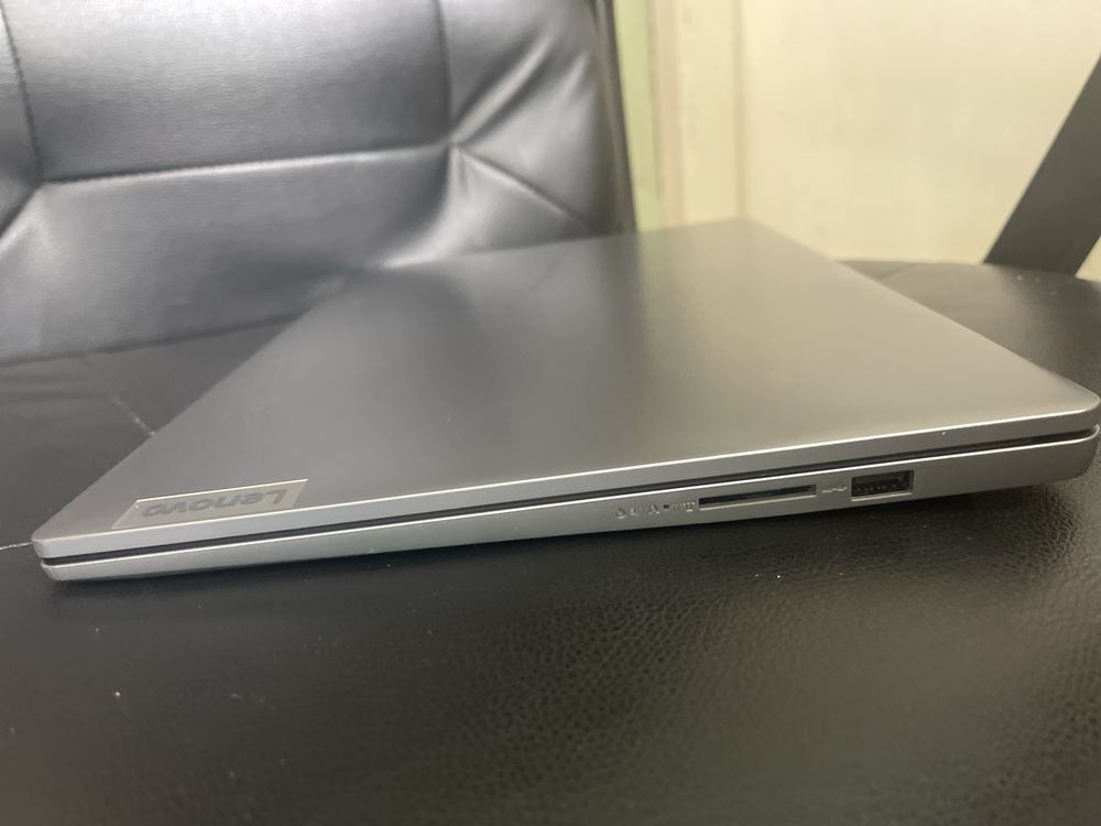 Lenovo Ideapad Slim 3 15IAH8