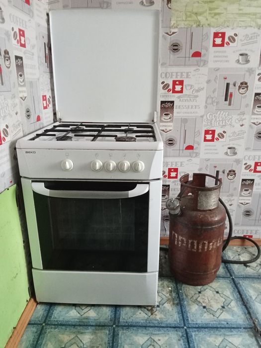 Газывая плита в хорошем состоянии.
