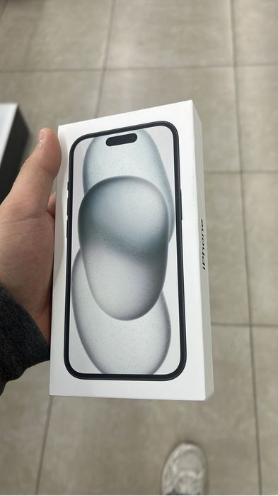 iPhone 15 как новый, коробка шнур все есть